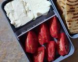 Une image de l'étape 11 de Lunch box saveurs du maghreb 🍱 Kesra, fromage et tomate.