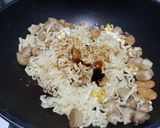 Foto langkah ke 8 dari resep Mie Goreng Rumahan.