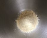 Une image de l'étape 1 de Pâte brisée au lait et farines de froment et pois chiches.