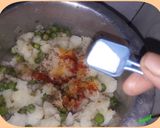 A picture of step 2 of Fried Bread Samosa.