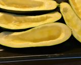 Juhtúróval töltött cukkini recept fázis 1 fotója