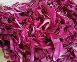 Foto del paso 1 de la receta: Ensalada de lombarda con gulas