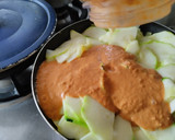 Foto del paso 4 de la receta: Calabacines🥒🍲🥫 en salsa de pimiento rojo y tomate asado🍅🌶️🧅