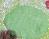 Foto langkah ke 4 dari resep Cinnamon Roll Pandan Tanpa Ulen (Minyak).