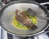 Foto langkah ke 3 dari resep Ikan Nila Cabe Ijo.