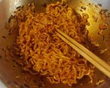 Foto langkah ke 3 dari resep Bibimmyeon Instant Noodle / Bibim Ramyeon.