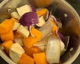 A picture of step 3 of Yam and pumpkin creamy soup (vegan).