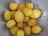 દમ આલુ (Dum Aloo Recipe In Gujarati)