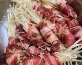 Hình bước làm 1 của món Bò cuộn nấm kim châm NCKD