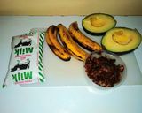 A picture of step 1 of Avacado Banana smoothie with dates- #4weekschallenge.