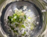 Foto del paso 2 de la receta: Tartar de salmón con papaya y aguacate