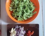 Foto langkah ke 1 dari resep Tumis Pare Telur.