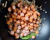 Sült, paradicsomos, virslis, penne recept fázis 3 fotója