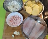 Foto del paso 1 de la receta Lomos de merluza al horno con patata panadera