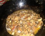A picture of step 6 of Mushroom xacuti.