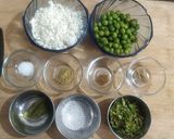 A picture of step 2 of Paneer green peas pockets.