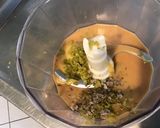Une image de l'étape 3 de Sauce salade pimentée aux cornichons,moutarde et herbes aromatiques.