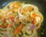 Foto del paso 16 de la receta: Filete de pescado encebollado acompañado de puré de camote y arroz blanco a lo Carmelita