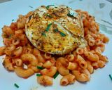 Tejszínes paradicsomban főtt tészta grillezett camembert-rel recept fázis 2 fotója