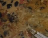 Foto del paso 8 de la receta: 🍰 Bizcocho salado de queso 🧀 azul, Edan, aceitunas 🫒y pimientos