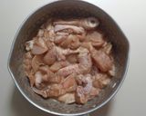 Foto langkah ke 2 dari resep Ayam Goreng Pandan.