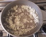 Foto del paso 1 de la receta: Merluza a la crema (al disco)