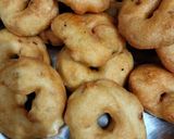 A picture of step 8 of Medu Vada Bites with coconut chutney.