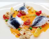 Foto del passaggio 4 della ricetta Acqua di pomodoro pachino con alici e mozzarella di bufala