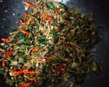 Foto langkah ke 3 dari resep Tumis teri Daun Kemangi.
