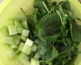 Foto langkah ke 1 dari resep Sayur Bening (Bayam + Labu Siam).