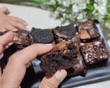 Foto langkah ke 7 dari resep Fudgy Shiny Brownies Teflon Tanpa Mixer.