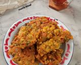 Foto langkah ke 5 dari resep Bakwan jagung pedas.