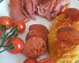 Foto del paso 3 de la receta: Codillo con chorizo y puré