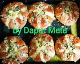 Foto langkah ke 5 dari resep Korean Garlic Roti Burger.