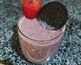 A picture of step 3 of 🍓 Oreo strawberry shake 🍓.