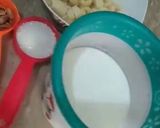 A picture of step 1 of Pista banana milkshake.
