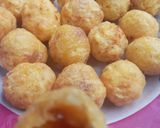Foto langkah ke 4 dari resep Jemblem (Bola" singkong) Simple✓.