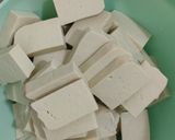 A picture of step 1 of Cola tofu.