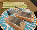 Foto del paso 3 de la receta: Enrollado de salmón