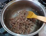 Foto del paso 3 de la receta: Nopalitos con pescuezo de res y salsa de tortilla