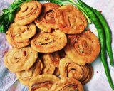 A picture of step 5 of Crunchy Lachcha Mathri.