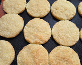 Foto del paso 2 de la receta: Galletitas de coco (otras) con manteca (mantequilla) y miel 🥥 🧈🍯Muy fáciles y sin gluten