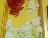 Foto langkah ke 2 dari resep Ayam suwir kecap.