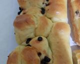 Foto langkah ke 8 dari resep Chocolate chip bread.