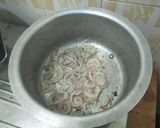 A picture of step 3 of Stewed Aliya (smoked beef).