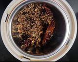 A picture of step 3 of Chettinad mushroom fry.