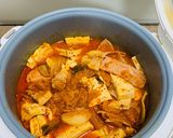 Hình bước làm 4 của món Cà tím xào thịt, canh kim chi(김치찌개)