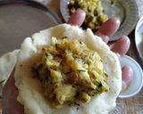 A picture of step 4 of Semolina sour kachori.