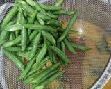 Gambar langkah 4 resipi Gulai Tauhu Telur.