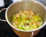 Hình bước làm 3 của món Canh cải bắp nấu nấm hạ thảo